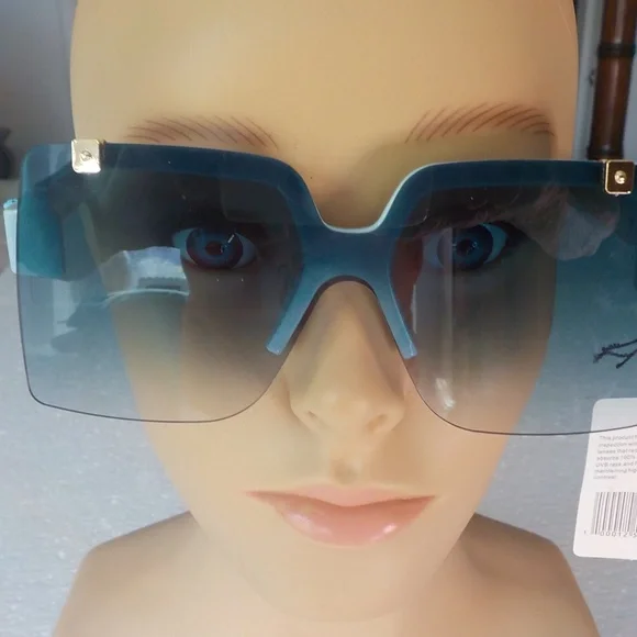 Large Len Sunglasses - Picture 2 of 10